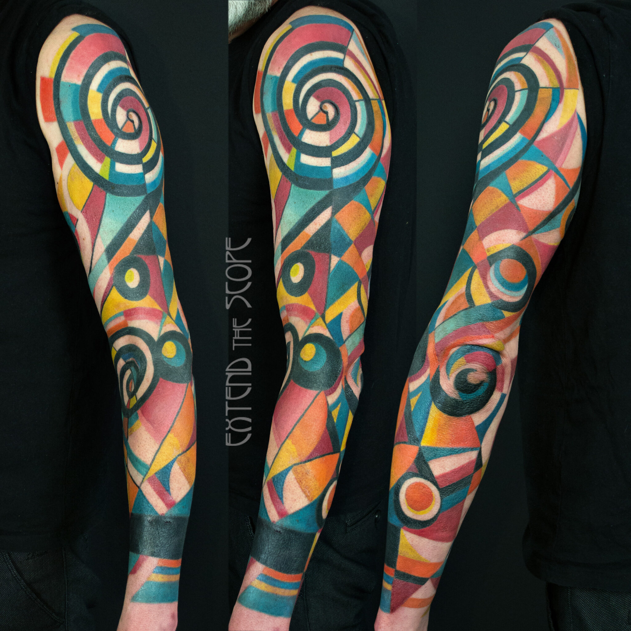 Arttattoo abstrakt Fullsleeve Kandinsky Kunst freihand Extend the Scope Tattoo Goettingen