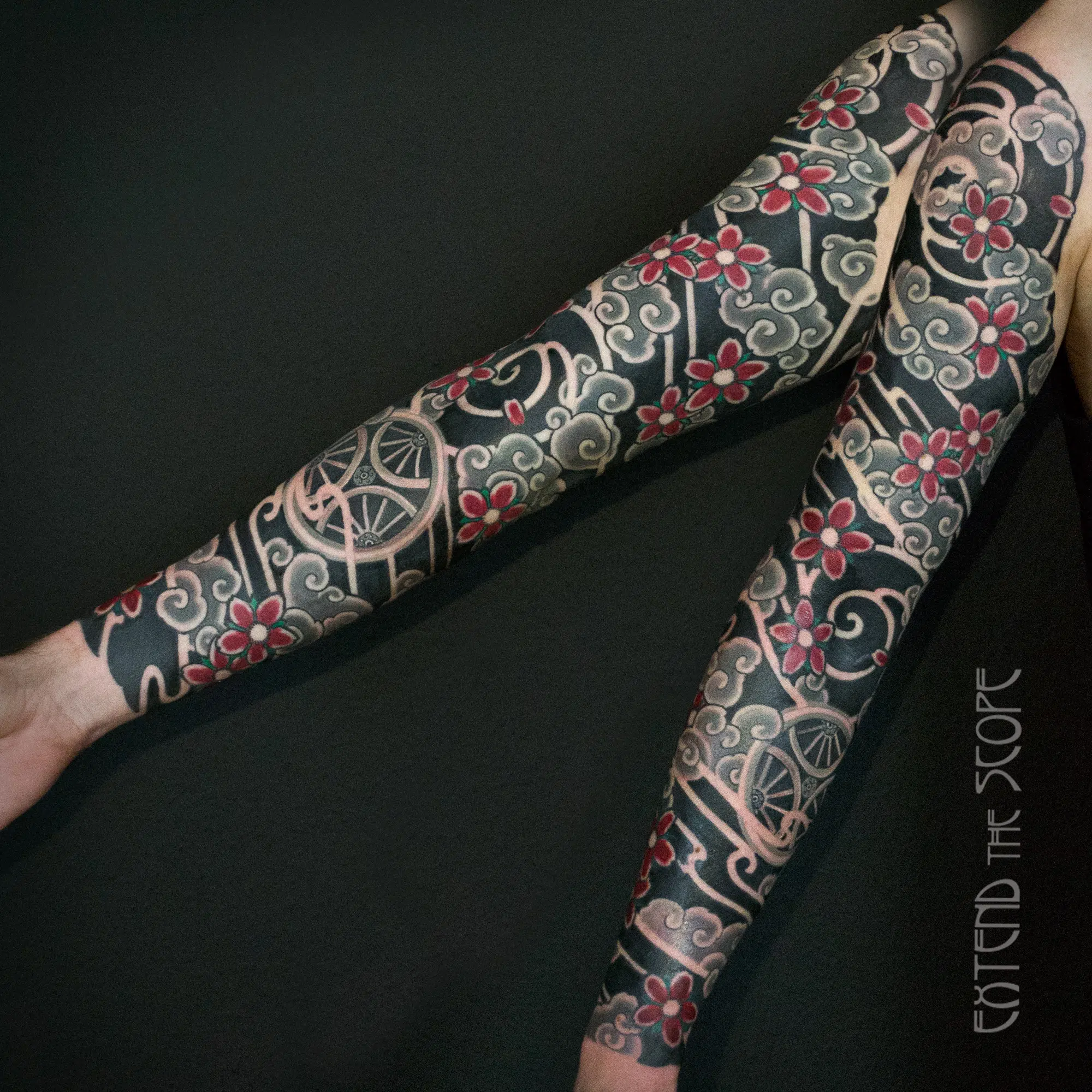 Japansleeve Asiatattoo Kirschblüten Sakura Mon Blackwork Mikiri Extend the Scope Goettingen