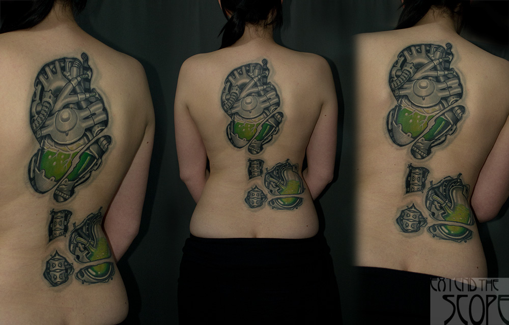Rückentattoo Biomech Bio-Mech-Tattoo Anatomie Herz Niere Wirbelsäule Extend the Scope Göttingen