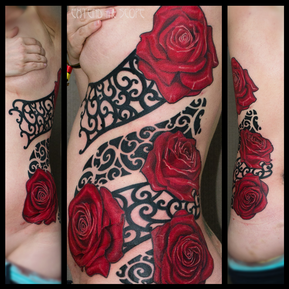 Farbrealismus rote Rosen als Tattoo Blackwork Tribal Cover-Up Ornament