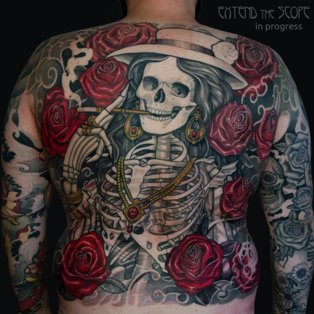 Zwischenstand Santamuerte Day of the Dead mit Rosen Rückentattoo Backpiece Extend the Scope